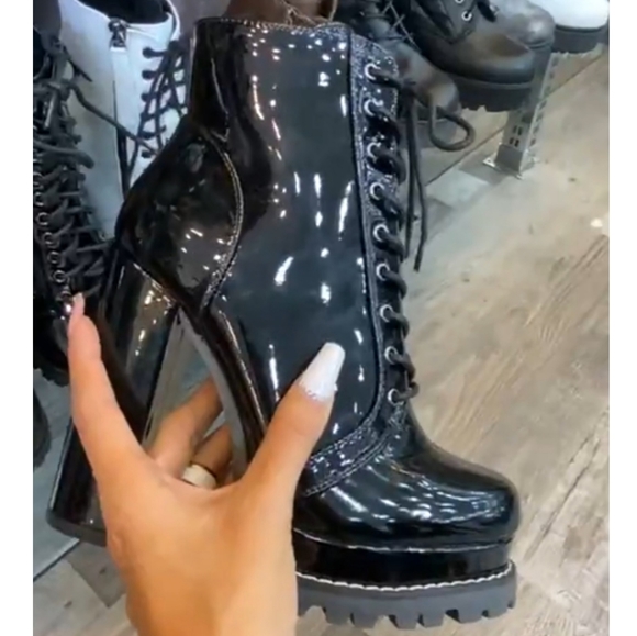 𝙇𝙖𝙨𝙩 𝙎𝙞𝙯 10🥇🖤Patent Lug Sole Lace Up Platform Boot - BLACK - Picture 16 of 16